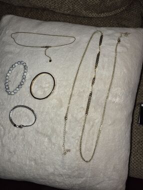 9 Piece Jewlrey Bundle
